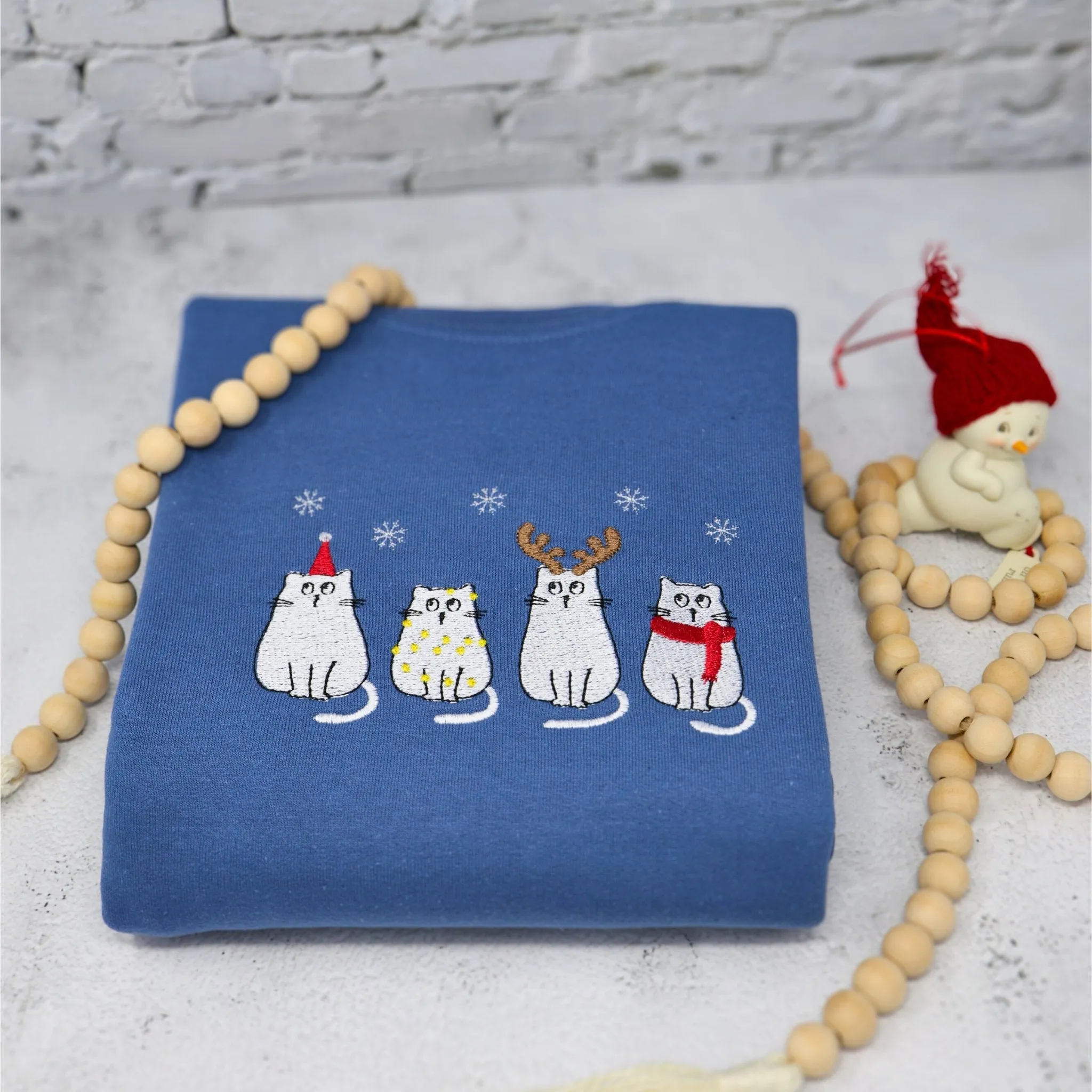 Christmas Cat Embroidered Crewneck Sweatshirt